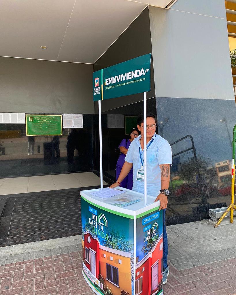 Emuvivienda EP presente en la Feria Artesanal Agropecuaria en Santa Elena