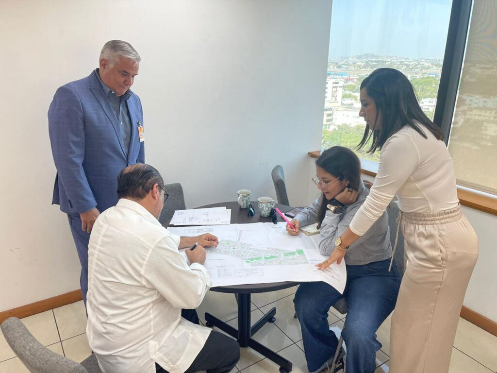 Emuvivienda EP presentó sus proyectos habitacionales al MIDUVI