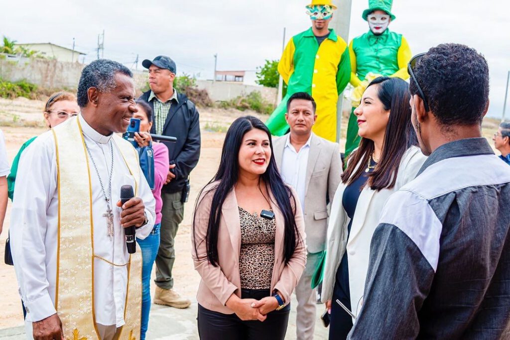 Entrega de las primeras 11 viviendas de Mi Casita Linda