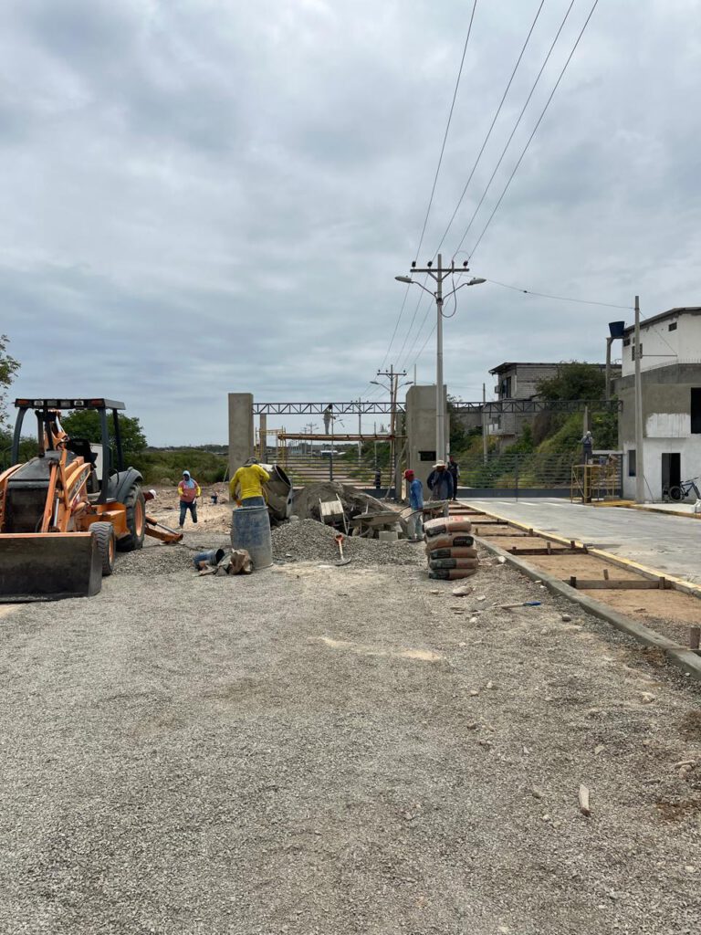 Vía de ingreso al proyecto Mi Casita Linda